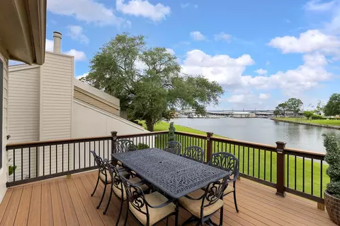 3930 Knollcrest Dr, Montgomery, TX 77356