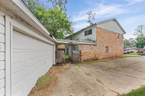 Exterior - 9634 Dornoch Dr, Spring, TX 77379 photo 4 of 7