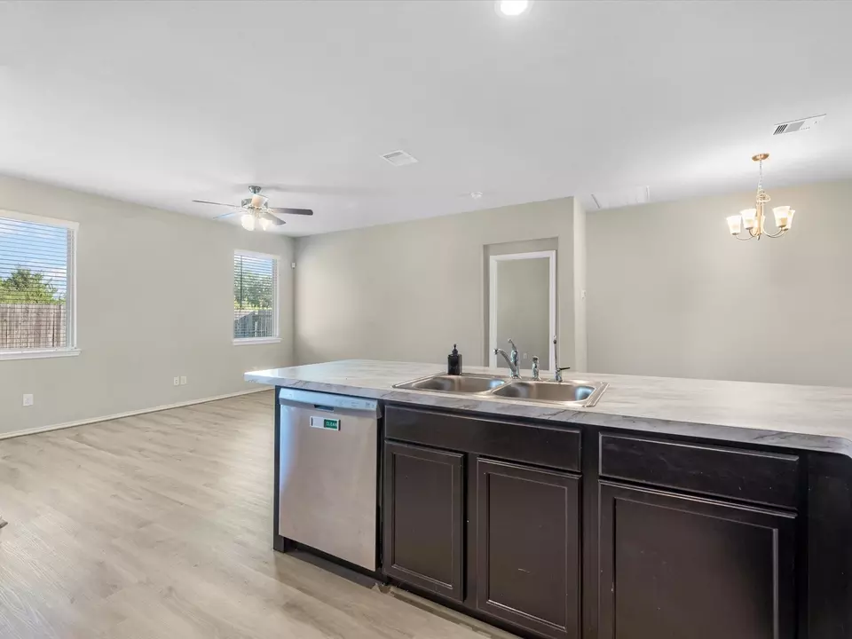 Kitchen - 20710 Azelea Field St, Katy, TX 77449 photo 3 of 4