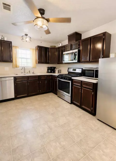 708 E 6th St, Sweeny, TX 77480 photo 4