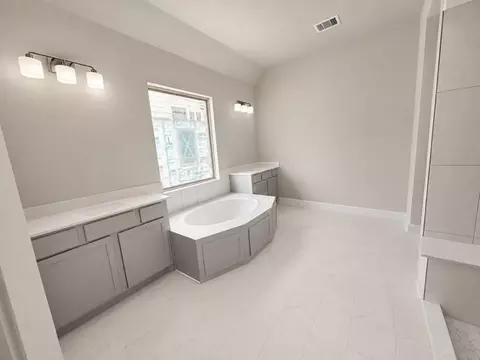 Bath - 32118 Pond Pine Ct, Spring, TX 77386 photo 1 of 1