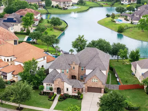 5618 Camden Springs Ln, Sugar Land, TX 77479
