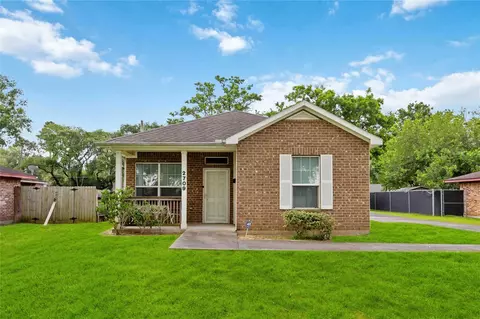 2709 Virginia St, La Marque, TX 77568