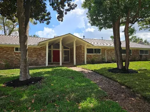 1446 Pirates Cv, Houston, TX 77058