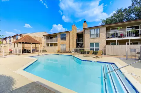 2120 Wilcrest Dr #220, Houston, TX 77042