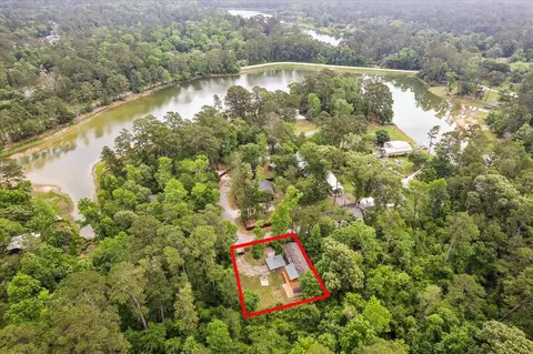 15443 Forest Dr, Montgomery, TX 77356