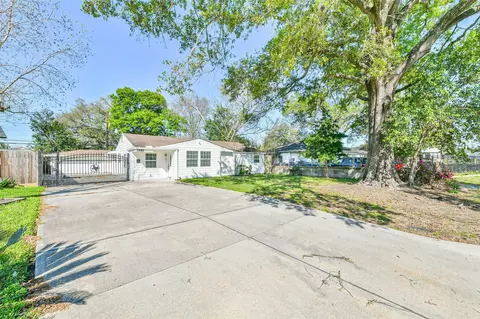 7341 Oak Hill Dr, Houston, TX 77087