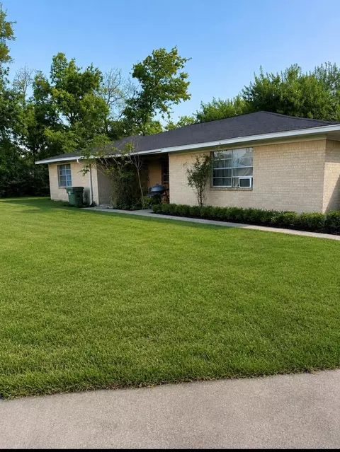 2022 Stone Rd, Pearland, TX 77581