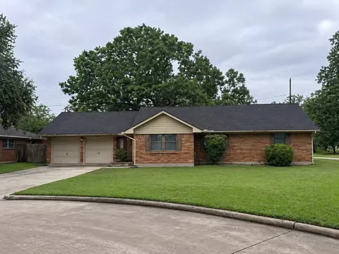 1805 Lavonia Ln, Pasadena, TX 77502