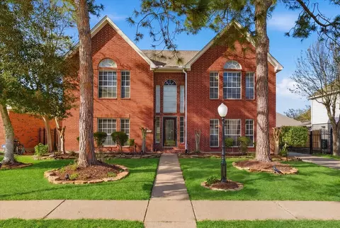 6715 Trimstone Dr, Pasadena, TX 77505