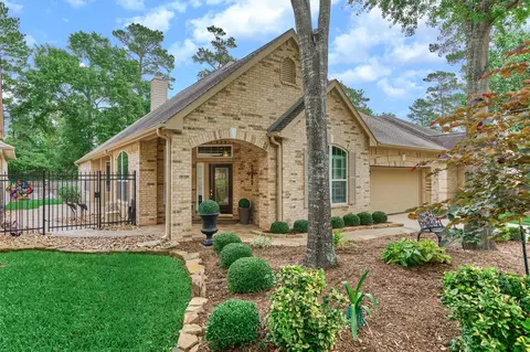 18 Coachman Ridge Pl, The Woodlands, TX 77382