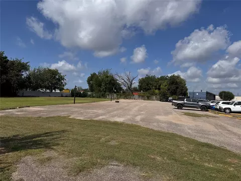 7151 Lawndale St, Houston, TX 77023