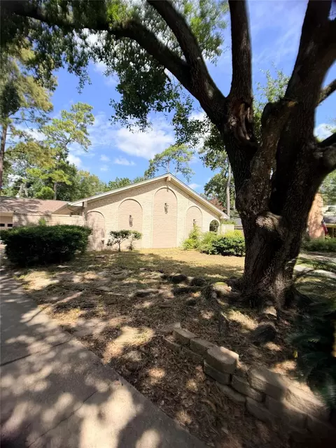 5342 Lawn Arbor Dr, Houston, TX 77066