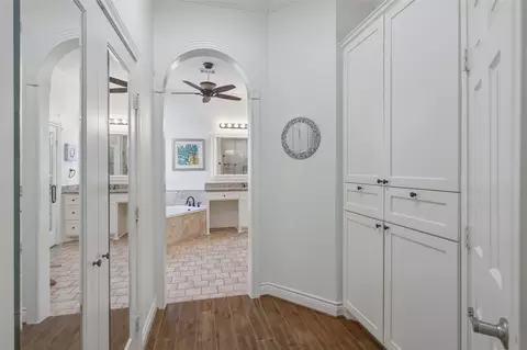 Entry Way - 16111 Wimbledon Forest Dr, Spring, TX 77379 photo 3 of 4