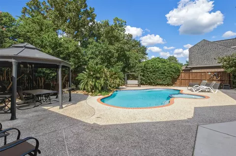 Exterior - 16111 Wimbledon Forest Dr, Spring, TX 77379 photo 7 of 7