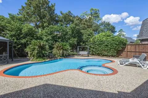 Exterior - 16111 Wimbledon Forest Dr, Spring, TX 77379 photo 5 of 7