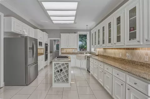 Kitchen - 16111 Wimbledon Forest Dr, Spring, TX 77379 photo 1 of 2