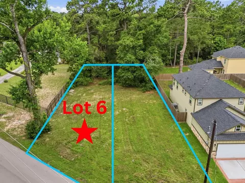 724 Old Magnolia Rd, Conroe, TX 77304