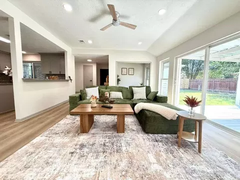 3826 Manordale Dr, Houston, TX 77082