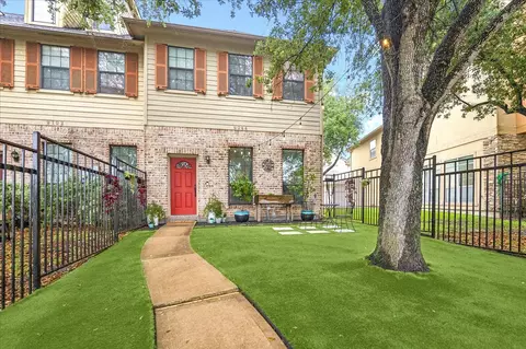 9044 Lakes At 610 Dr, Houston, TX 77054