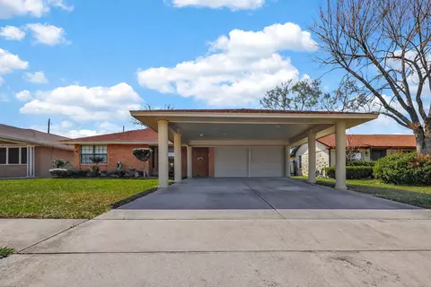1902 E Martha Ln, Pasadena, TX 77502 photo 1