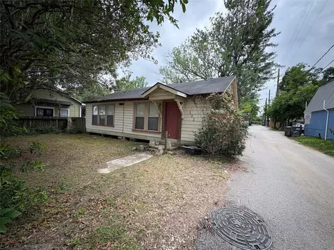 404 W Main St, Tomball, TX 77375