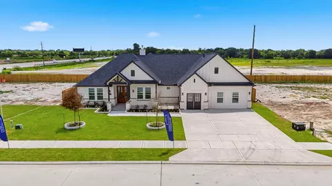 13007 Willow Dr, Needville, TX 77461