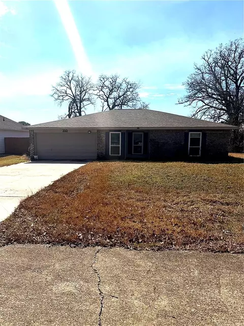 310 Deep Woods Ln, Livingston, TX 77351