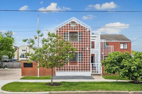 2402 Commonwealth St, Houston, TX 77006