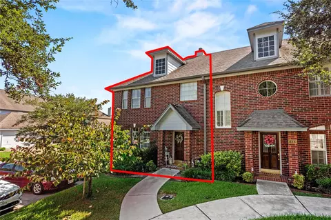 1445 El Camino Village Dr #F, Houston, TX 77058