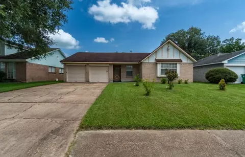 1209 Clover Dr, Angleton, TX 77515