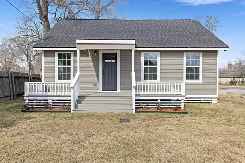 2320 Delaware St, Beaumont, TX 77703