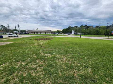 1008 W Main St, Baytown, TX 77520