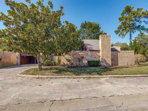 105 Old Bridge Lk, Houston, TX 77069