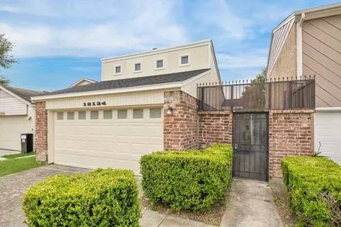 12124 Burdine St, Houston, TX 77035