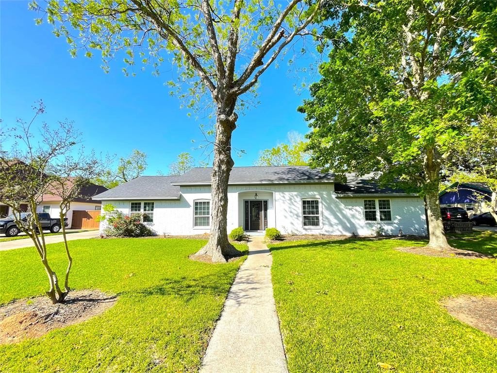 104 Huckleberry Dr  