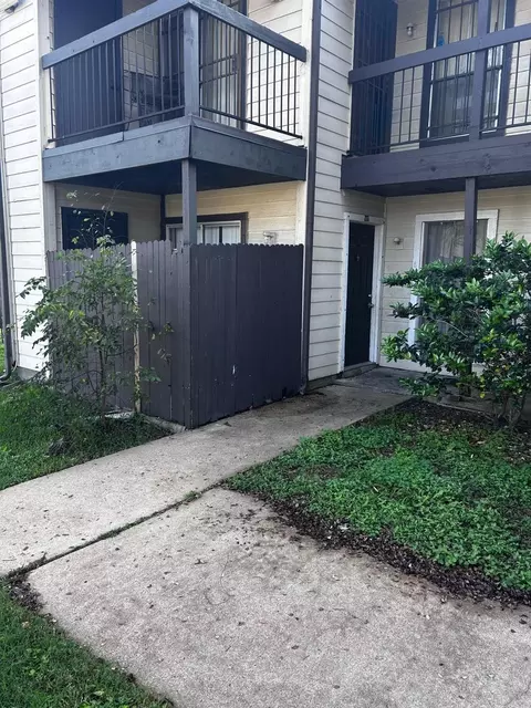 12615 Brookglade Cir #407, Houston, TX 77099