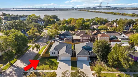 3201 Nebraska St, Baytown, TX 77520