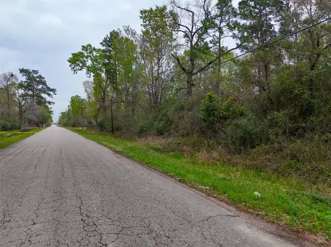 17051 Concord Dr, Conroe, TX 77385