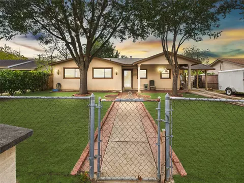 5530 Knoll Krest Dr, San Antonio, TX 78242