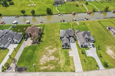 11599 Renaissance Dr, Montgomery, TX 77356