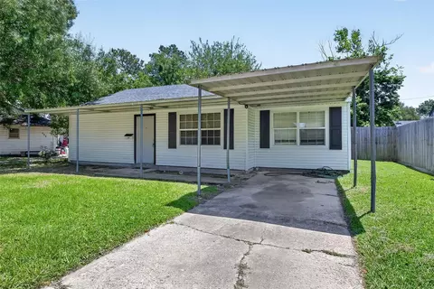 602 Parkway St, Baytown, TX 77520
