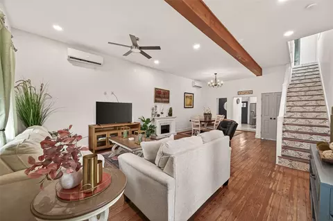 2815 Ball St, Galveston, TX 77550
