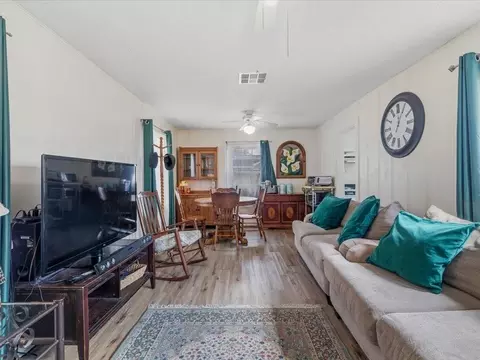 518 Sunny Ln, Wharton, TX 77488