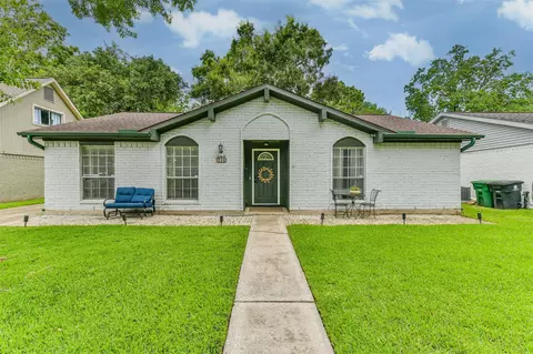 731 Reseda Dr, Houston, TX 77062