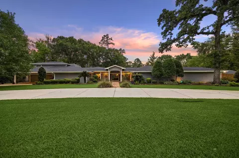 1711 Walnut Ln, Kingwood, TX 77339