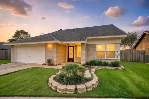 9122 Cypress Square Dr, Spring, TX 77379