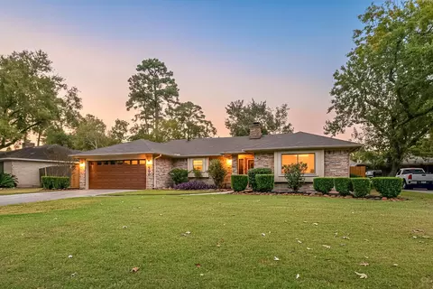 806 S Hyannis Port St, Crosby, TX 77532