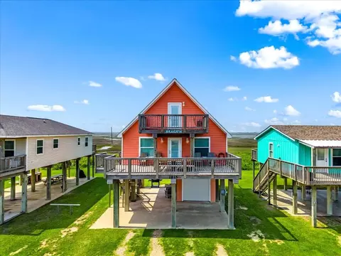2815 Blue Water Hwy, Surfside Beach, TX 77541