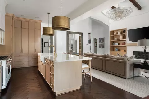 Kitchen - 53 Pine Brook Ct, Shenandoah, TX 77381 photo 5 of 7
